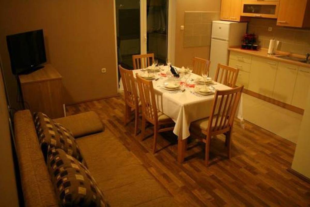 Apartments Mrdelja Vrsi Ngoại thất bức ảnh