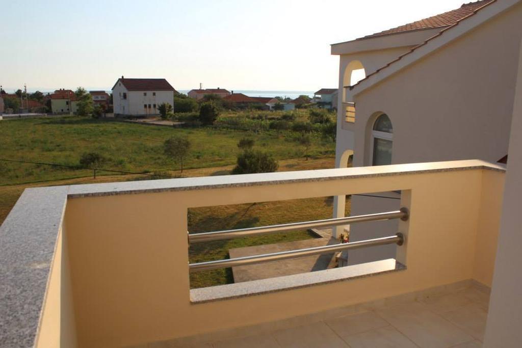 Apartments Mrdelja Vrsi Ngoại thất bức ảnh
