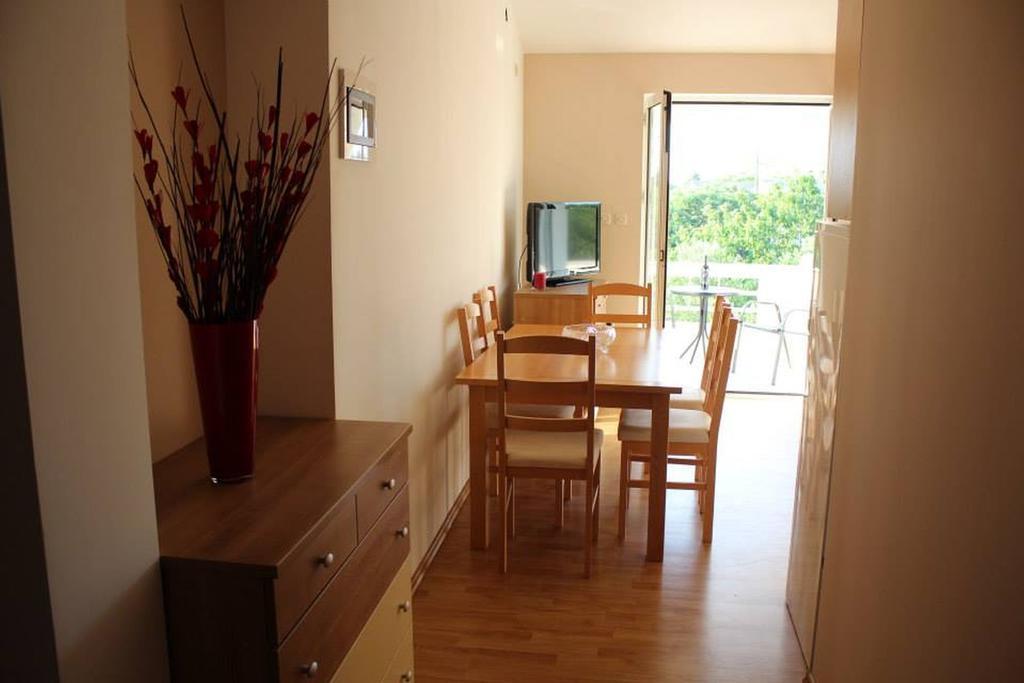 Apartments Mrdelja Vrsi Ngoại thất bức ảnh