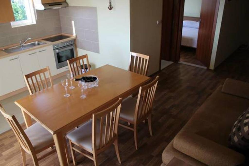Apartments Mrdelja Vrsi Ngoại thất bức ảnh