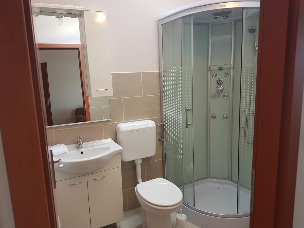 Apartments Mrdelja Vrsi Ngoại thất bức ảnh