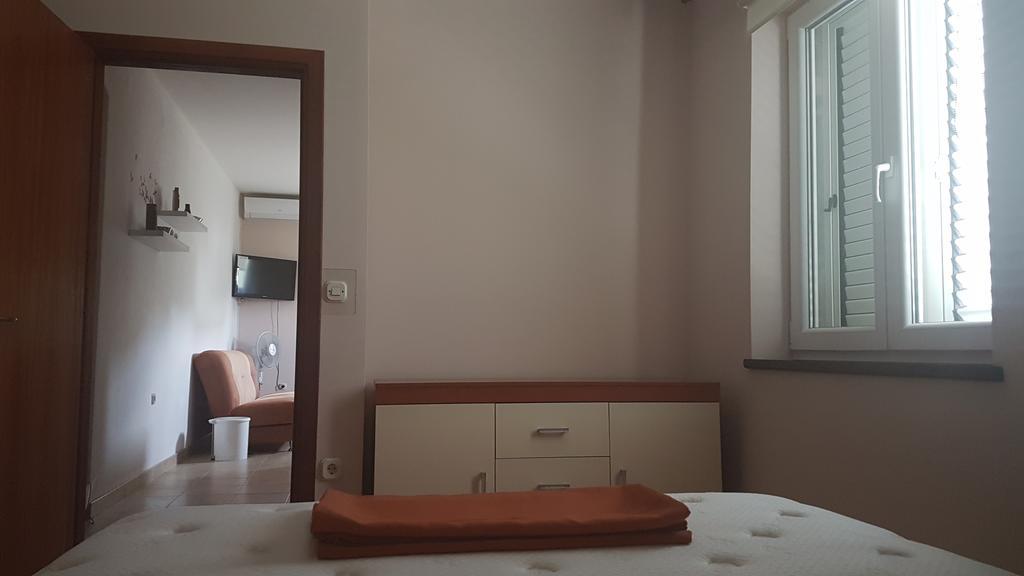 Apartments Mrdelja Vrsi Ngoại thất bức ảnh
