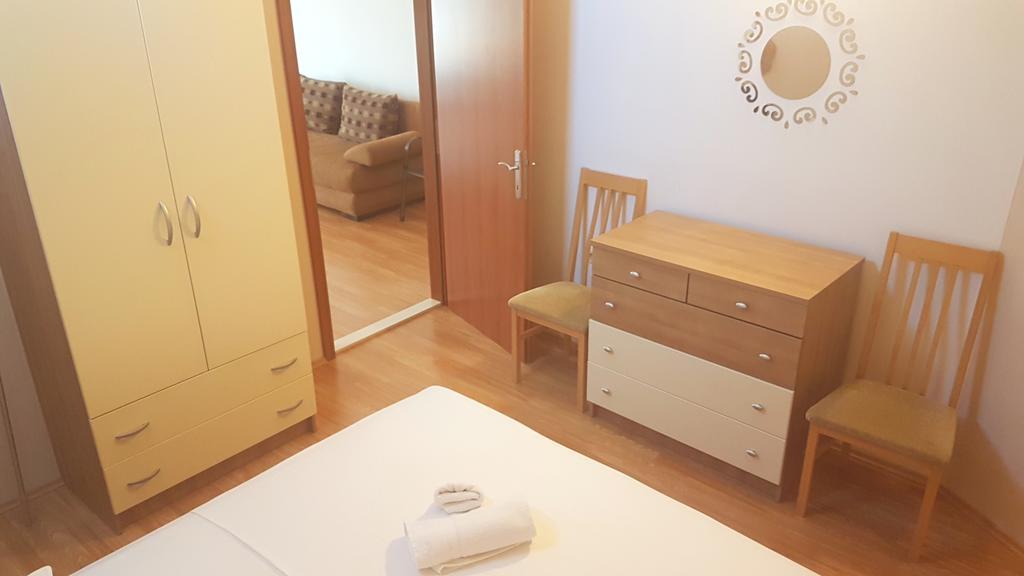 Apartments Mrdelja Vrsi Ngoại thất bức ảnh